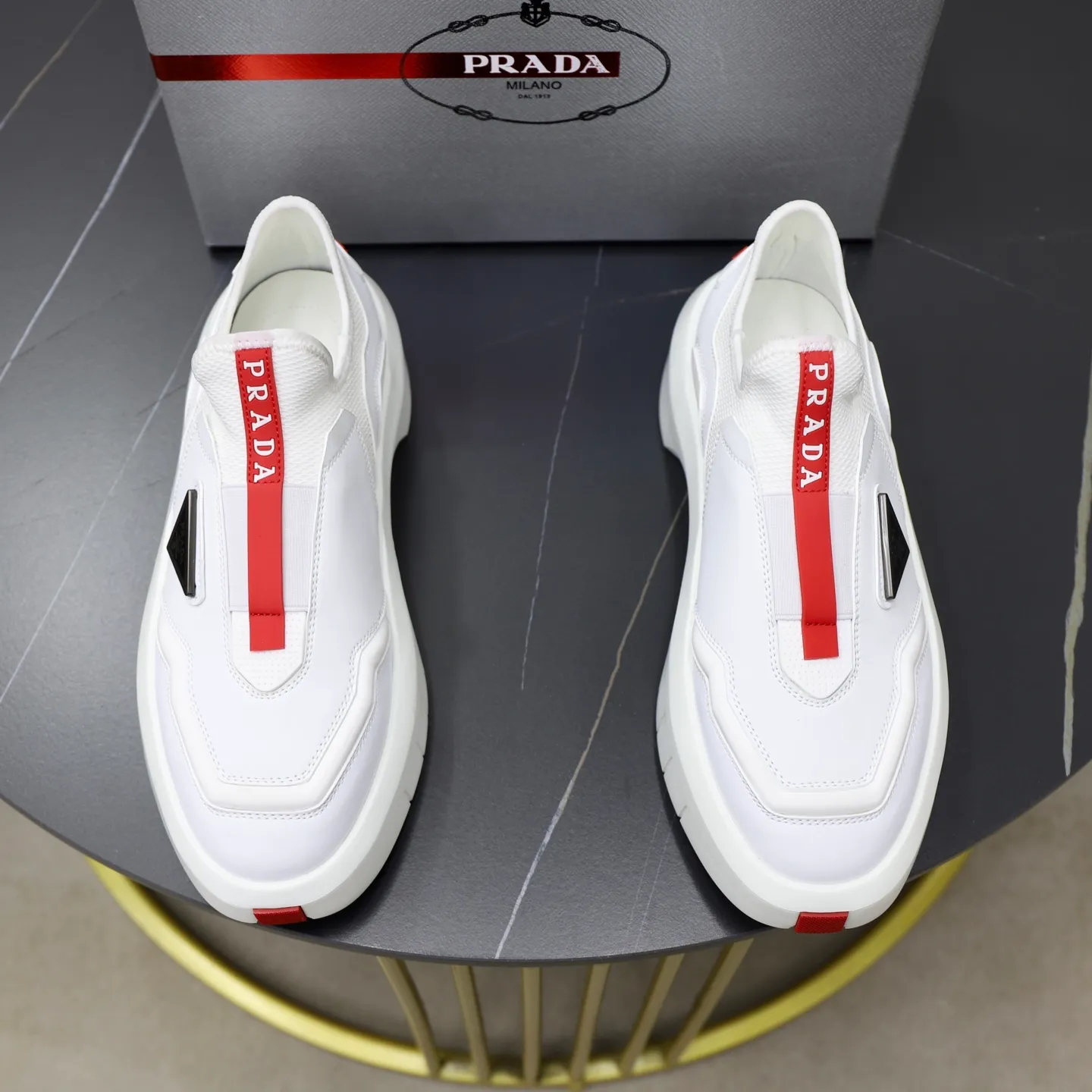 Men's shoes: 620💰🙅‍♂️🙅‍♂️🙅‍♂️ Brand: PRADA Standard code: 38–44 (45 can be customized) Level: Same as the official website Material: Original cowhide fabric Comfortable sheepskin lining Lightweight wear-resistant outsole Style category: Men's fashionable casual shoes and boots Running sneakers Distinguished luxury brand elements Top luxury Color: actual picture color